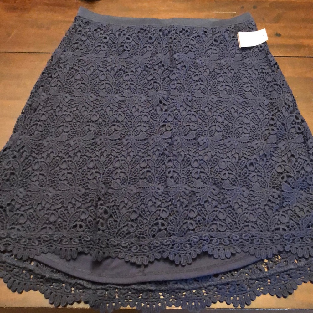 Dressbarn crochet lined skirt